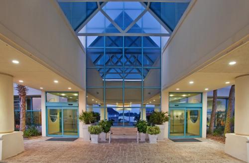Exterior view, Holiday Inn Express Pensacola Beach in Pensacola Beach (FL)