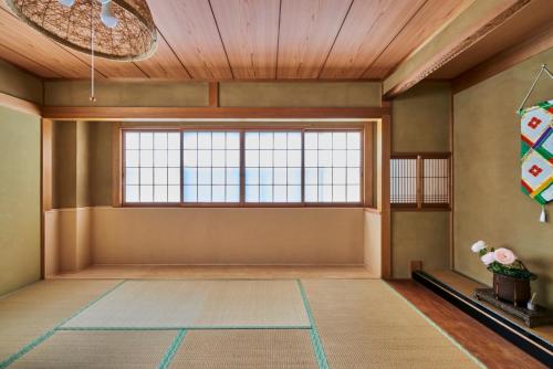Japanese-Style Room B image 3