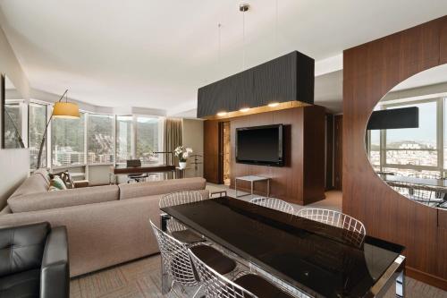 Ramada Encore by Wyndham Izmir in İzmir