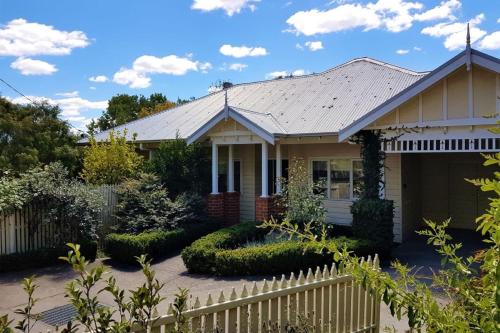 Healesville House - Fig Tree House