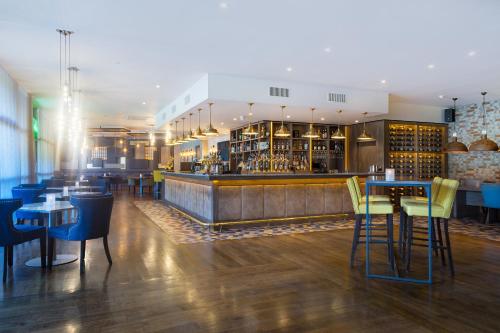 Harbour Hotel - image 6