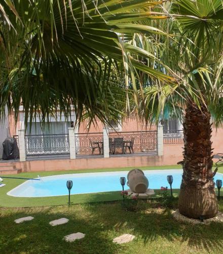 Villa provençale climatisée avec piscine privée - Location, gîte - Saint-Gilles