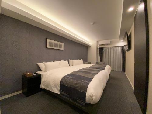 Deluxe Twin Room image 6