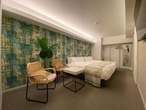 Superior Double Room with Two Double Beds image 2