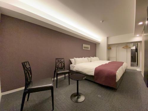 Deluxe Double Room with Two Double Beds image 2