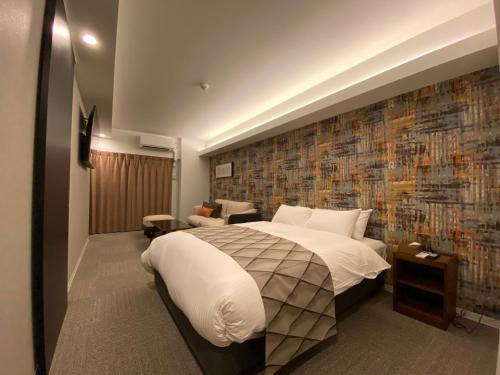 Deluxe Double Room image 7