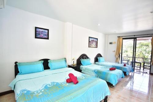 room detail thumbnail 2