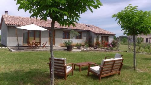 Quiet house close to Cordes Sur Ciel gîte à louer Saint-Martin-Laguépie