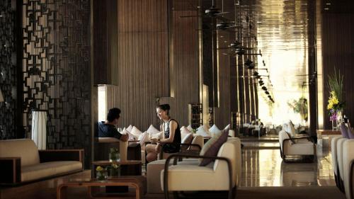 인터컨티넨탈 산야 리조트 바이 IHG - 바/라운지