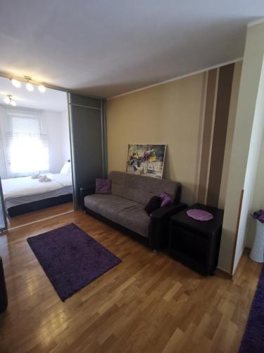 Twin Belville Apartments - image 2