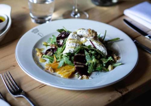 Ételek és italok, The Dorset Arms Pub & Cottage Rooms in Withyham