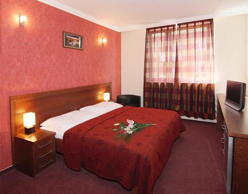 Relax Inn - image 3