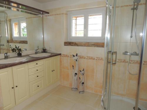 ฝักบัว, La Ferme du Bourg in ฟาแลส