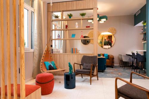 Lobby, Hotel Locomo - Gare de Lyon Bastille in 12th - Bercy - Gare de Lyon