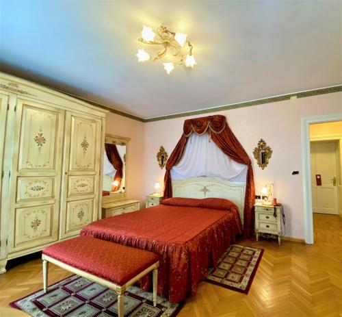 Superior Double or Twin Room with Balcony and Mountain View