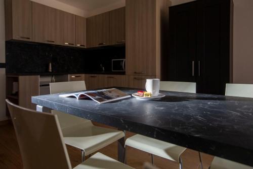 One-Bedroom Apartment image 10