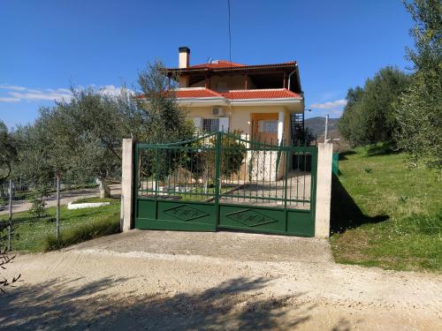 Loutro House
