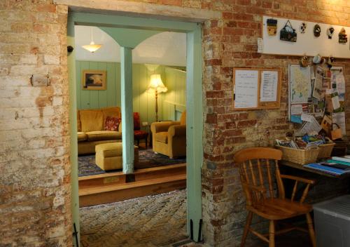 Brackenborough Hall Coach House - Saddle Room - image 7