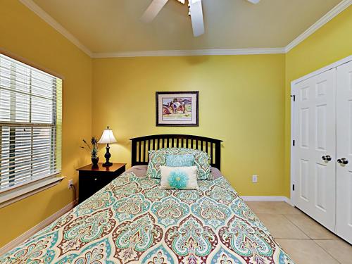 Ranch-Style Condo with Pool & Screened Patio condo - image 9
