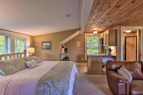 Cozy Couples Retreat at Blue Ridge Loft! - image 4