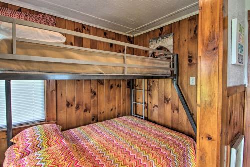 Charming Laconia Cottage Walk to Weirs Beach - image 8