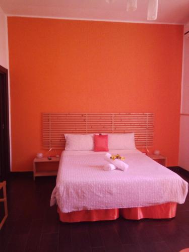 Double or Twin Room image 10