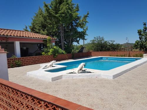 Chalet Con Piscina En Sierra Norte De Sevilla in Guadalcanal