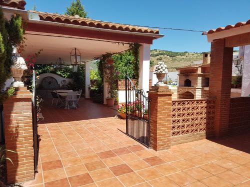 Chalet Con Piscina En Sierra Norte De Sevilla in Guadalcanal