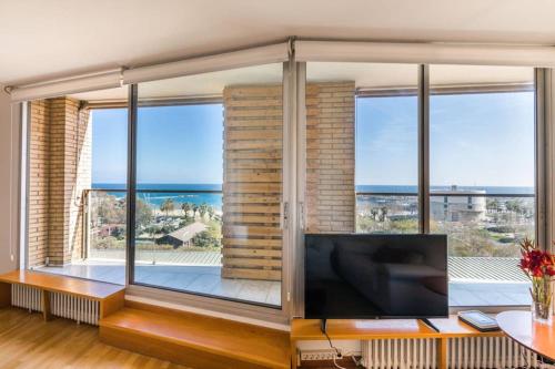 Sea views & city skyline 2