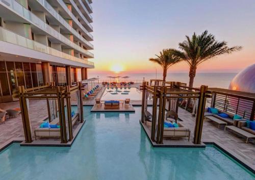 LUXURY AMENITIES - 2 BR CORNER OCEAN VIEW BALCONY