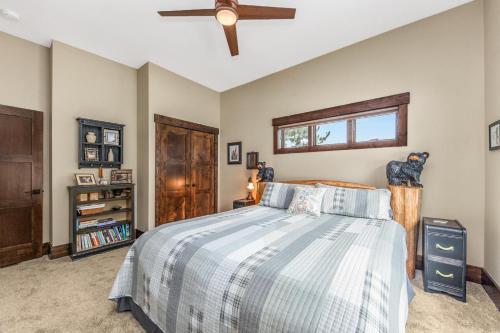 Cross Lake Gold Coast with Rustic Charm and Luxury - image 9