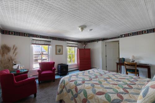 Maple Hill Farm Inn Room Type - Queen Room with Balcony