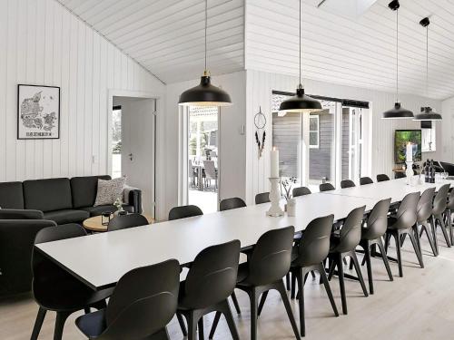 Nine-Bedroom Holiday home in Idestrup 2 - image 3