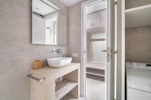 Vonios kambarys, Comtal homey apartments in Villa Olimpica