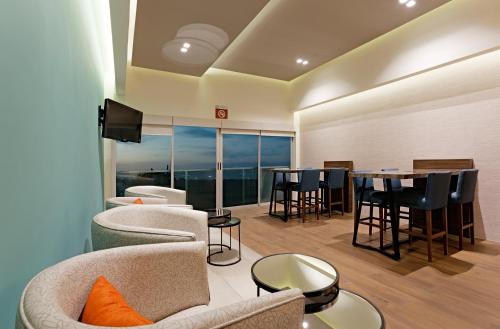 257243160 Holiday Inn Express Villahermosa by IHG