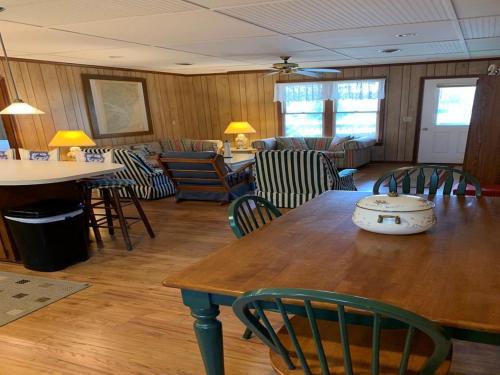 1017 Byrd St - image 8