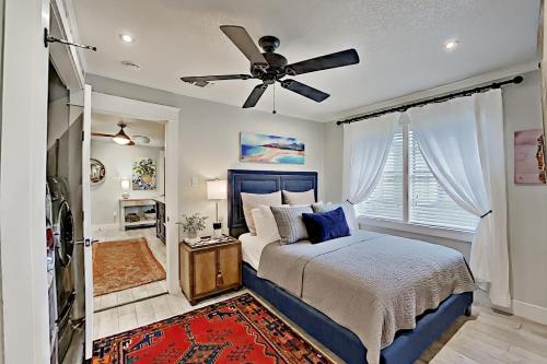 Charming Cottage with Chic Decor -- Walk to Downtown home - image 9