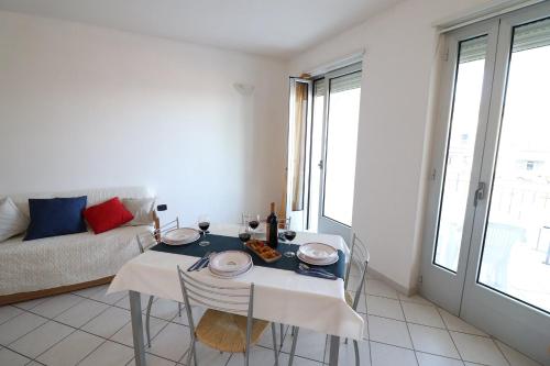 Holiday House vanessa In The Otranto City Center Salento Ideal For 5 People - image 5