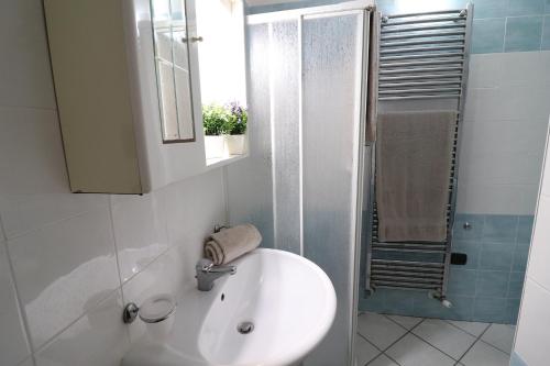 Holiday House vanessa In The Otranto City Center Salento Ideal For 5 People - image 8