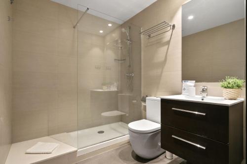 One-Bedroom Apartment image 5