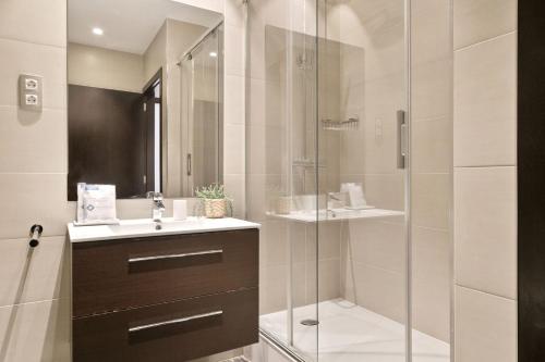 One-Bedroom Apartment image 4