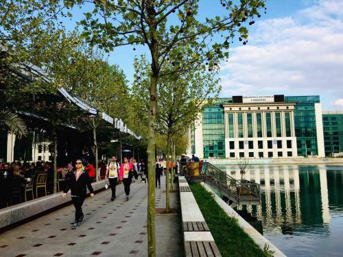 City Center Unirii Square Private rooms with City View - Shared Amenities 4