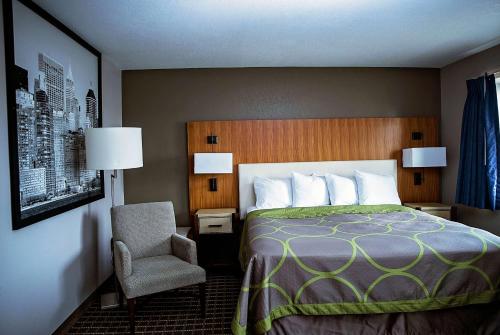 Super 8 by Wyndham Holbrook - main image