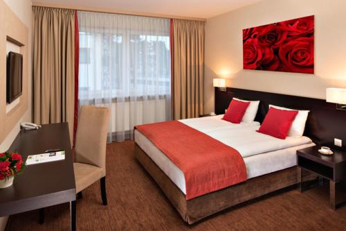 Z-Hotel Business & Spa Room Type - Standard Double or Twin Room