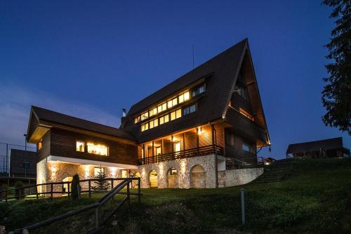 Pensiunea Smida Park - image 6