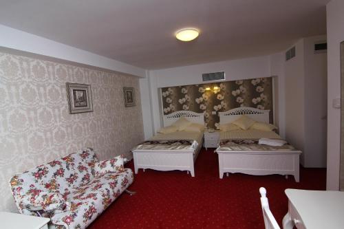 Hotel Helin Central - image 2