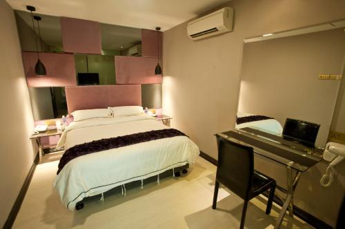 room detail thumbnail 0