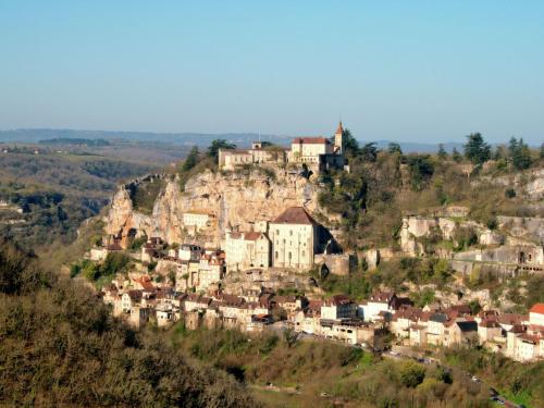 Tasteful Cottage in Roziers with Terrace