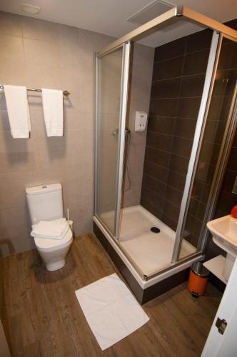 Hostal Live Barcelona Room Type - Double or Twin Room
