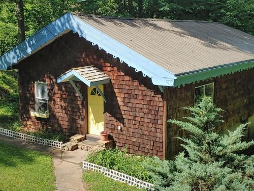 Cottage - Pet-Friendly